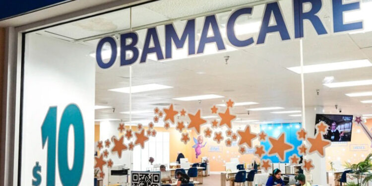 Un millón de latinos podría perder seguro médico en EEUU