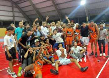 Uvilla se corona campeón del torneo de baloncesto en Tamayo