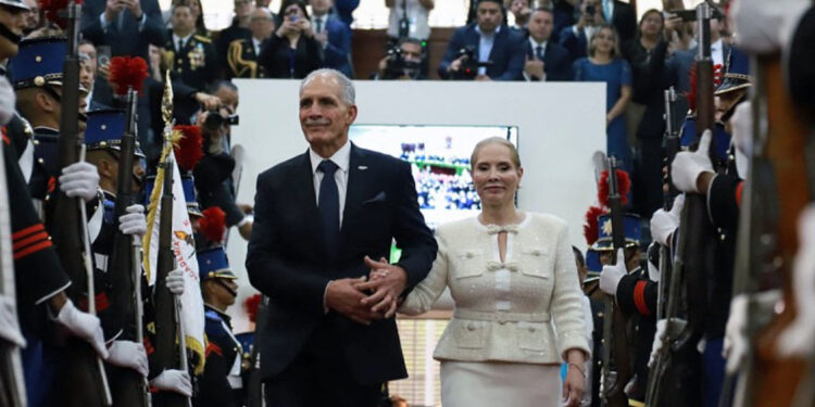 Asfura asume la presidencia de Honduras con apoyo de Trump