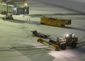 Avión privado se estrella en aeropuerto de Maine