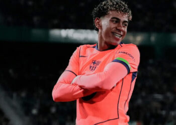 Barcelona arrolla al Elche y sigue líder de LaLiga