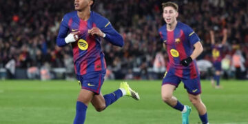 Barcelona vence al Oviedo y recupera el liderato