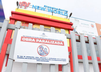 Comercios chinos en Santiago evaden cierre y continúan ventas por Internet