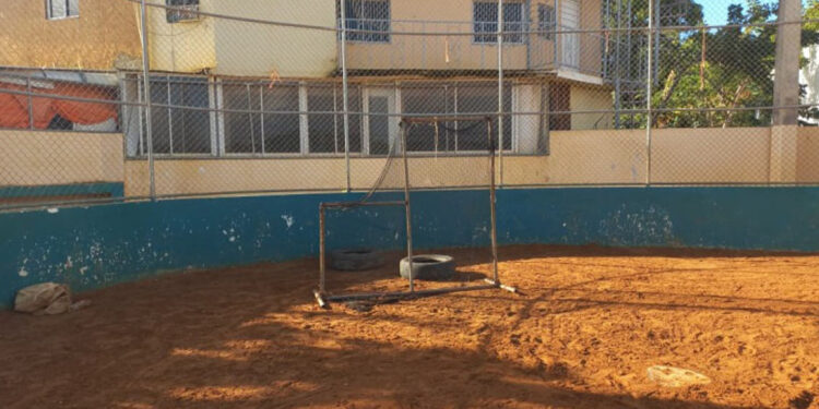 Denuncian deterioro del estadio municipal Enrique Aquiles Polanco en Luperón