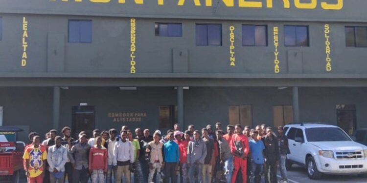 Ejército detiene haitianos indocumentados en San Juan