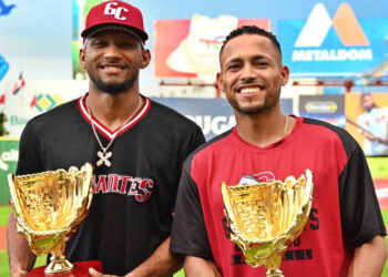 Gustavo Núñez lidera Guantes de Oro con cuarta distinción