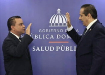 Juramentan a Julio Landrón como nuevo director del SNS