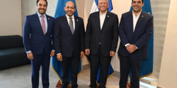 Luis Valdez asume como vicepresidente de Seguros Reservas