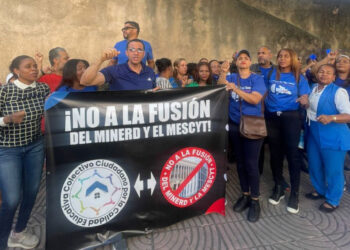 Manifestantes rechazan fusión del Minerd y Mescyt