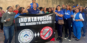 Manifestantes rechazan fusión del Minerd y Mescyt