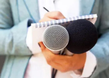 Más de 300 periodistas encarcelados en el mundo en 2025