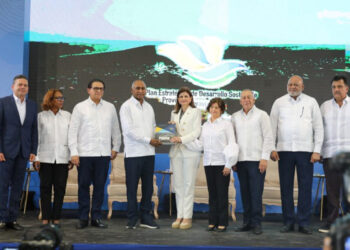 Presentan en Baní Plan de Desarrollo Sostenible de Peravia 2025-2055