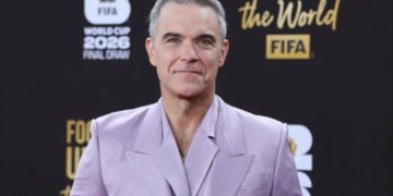 Robbie Williams rompe récord y supera a The Beatles en Reino Unido