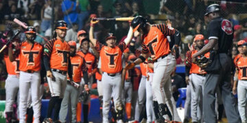 Toros del Este vencen a Leones viniendo de atrás