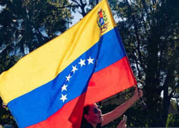 Trump plantea reconstrucción y control político en Venezuela