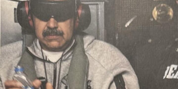 Trump publica foto de Maduro esposado tras extradición