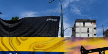 Venezuela denuncia bombardeo en instalaciones civiles