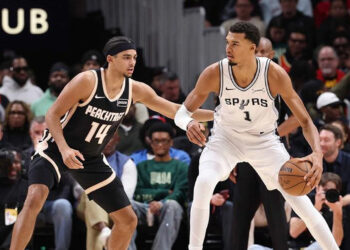 Wembanyama se pierde juego ante Pacers y es duda el sábado