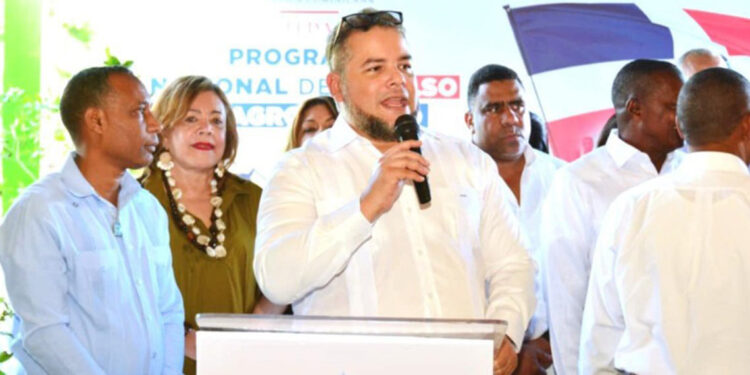 Abinader afirma investigan denuncia contra director del FEDA