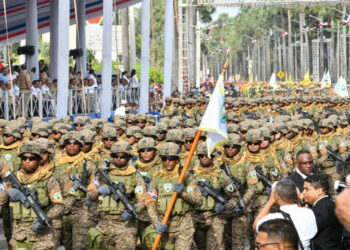 Abinader dispone ascensos y retiros en las FFAA