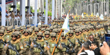 Abinader dispone ascensos y retiros en las FFAA
