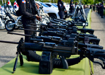 Abinader entrega blindados FURIA y equipamiento militar