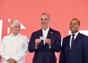 Abinader recibe nueva licencia; sistema es del Estado