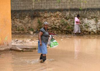 Aguas estancadas afectan comunidad en San Isidro