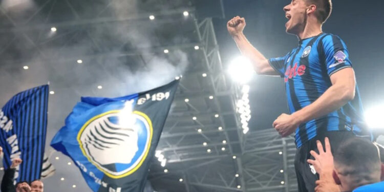 Atalanta elimina al Dortmund con penal agónico