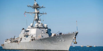 Buques de guerra de EE. UU. llegan a Puerto Príncipe