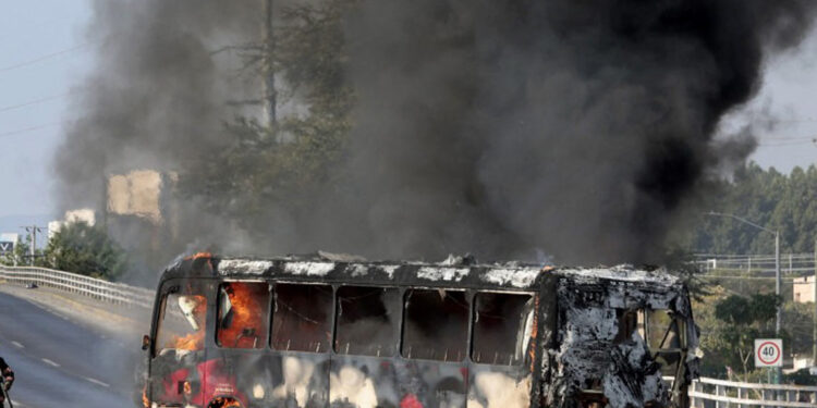 Cancelan vuelos internacionales en Puerto Vallarta por violencia