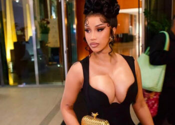 Cardi B elogia a Bad Bunny por su mensaje contra ICE