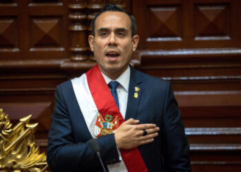 Congreso de Perú destituye al presidente interino José Jerí