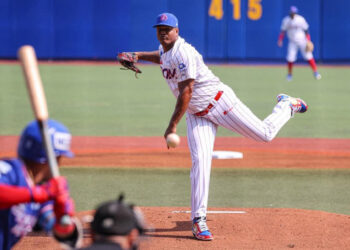 Enny Romero mantiene invicto del Escogido ante Cangrejeros