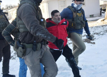 ICE prevé invertir 40,000 millones en detención