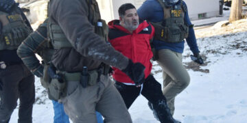 ICE prevé invertir 40,000 millones en detención