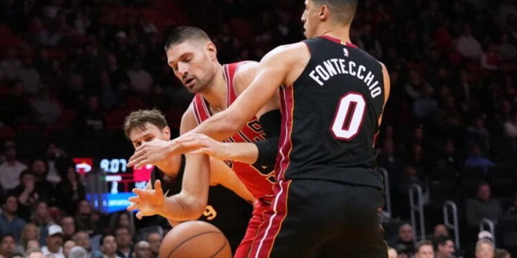 Karnišovas inicia reconstrucción de los Bulls con traspasos clave