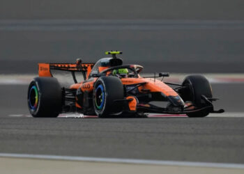 Leclerc lidera pruebas en Bahréin y Verstappen critica autos