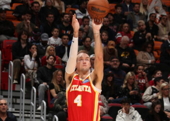 Los Lakers cambian a Gabe Vincent por Luke Kennard