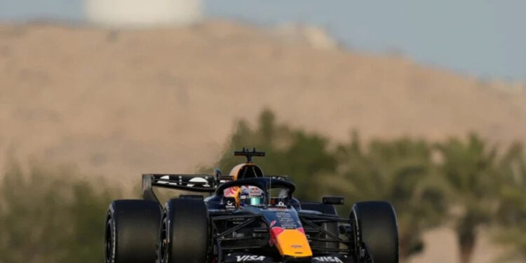 Norris lidera pruebas en Bahréin y Verstappen acecha