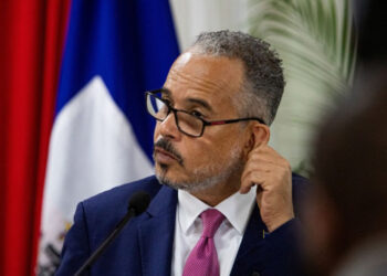 Primer ministro de Haití promete enfrentar bandas y reactivar economía