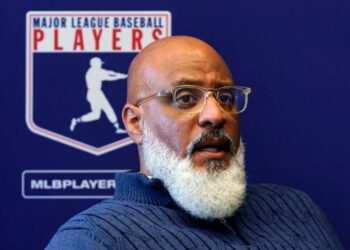 Tony Clark renuncia al sindicato de jugadores de MLB