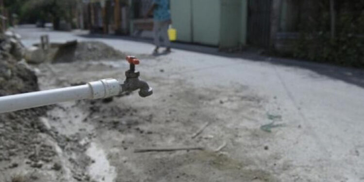 Villa Jaragua lleva siete meses sin agua potable