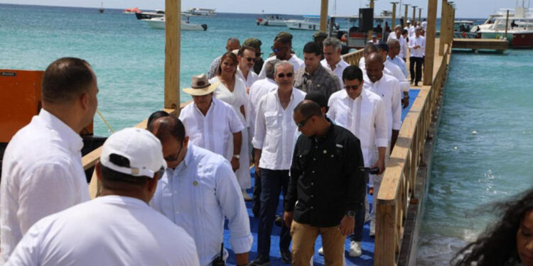 Abinader inaugura obras deportivas y turísticas en La Romana