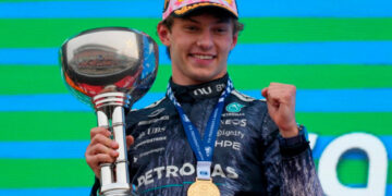 K imi Antonelli gana GP de Japón con Mercedes