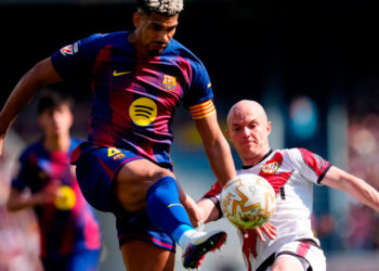 Barcelona gana y amplía ventaja en La Liga