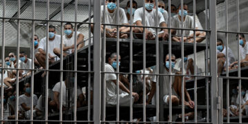 Bukele propone cadena perpetua para delitos graves en El Salvador