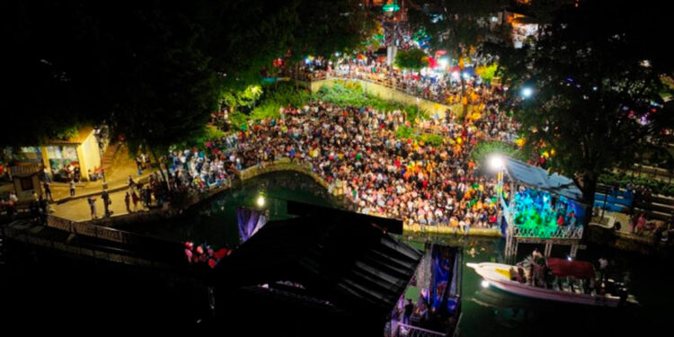 Carnavales en el Cibao cierran con multitudes