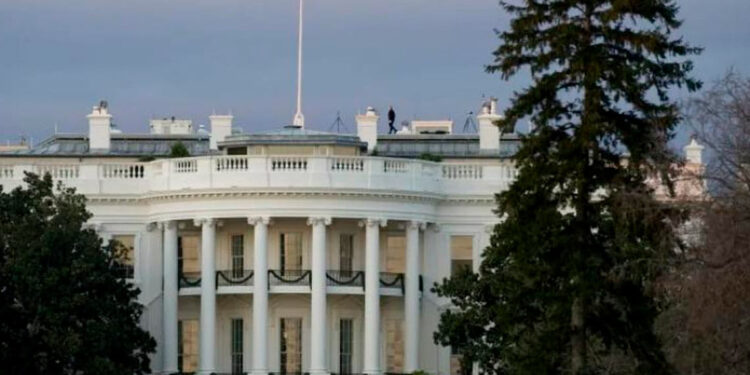 Casa Blanca niega exigir salida de Díaz-Canel
