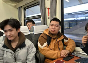 China y Corea del Norte reanudan tren tras seis años